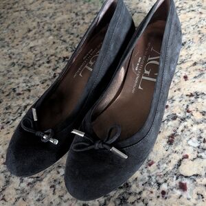 AGL Atilio Giustileombruni Women's Black Suede Kristin Block Heel sz 8.5